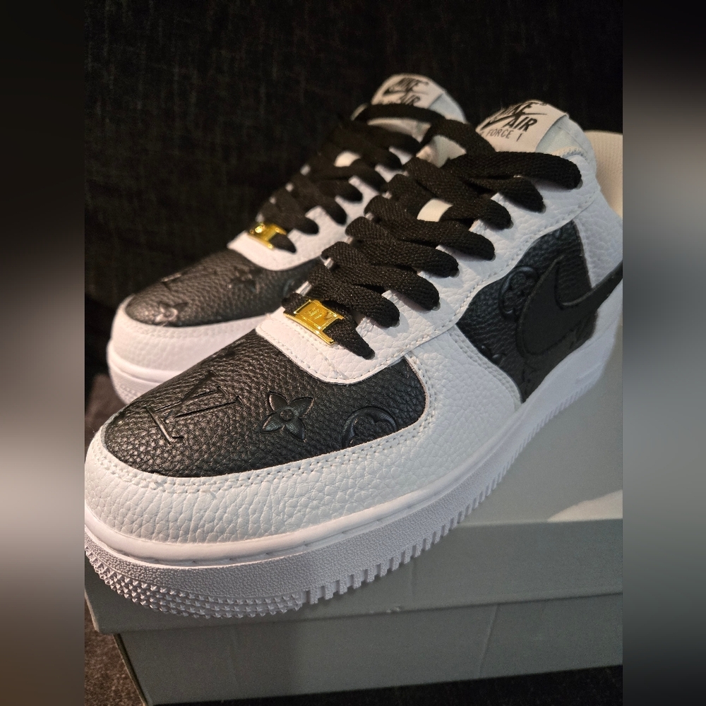 Custom Air Force 1 size 9 louis Voitton